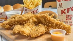 <b>4. </b>KFC Delivery Service is now 24 hours