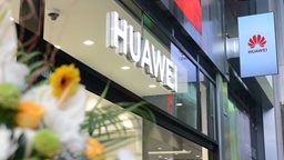 <b>2. </b>HUAWEI Opens First Store in Kuwait in The Avenues