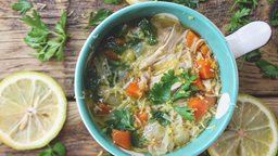 <b>2. </b>Healthy and Rich Chicken Vermicelli Soup Recipe