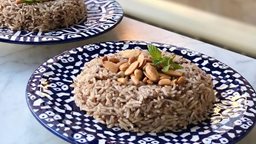 <b>5. </b>Lebanese Rice and Chicken (Rez 3a Djej) Recipe