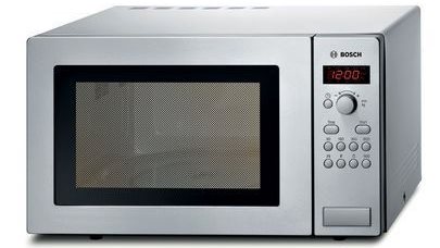 Is putting a metal object in the microwave dangerous?