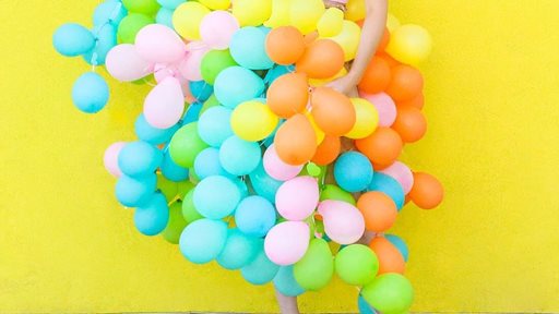 5 Creative Colorful Photos made with Balloons