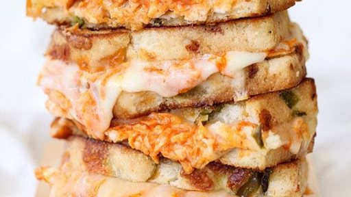 How to Prepare Buffalo Chicken Grilled Cheese