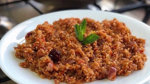 مكونات وطريقة تحضير طبق برغل بالبندورة للنباتيين